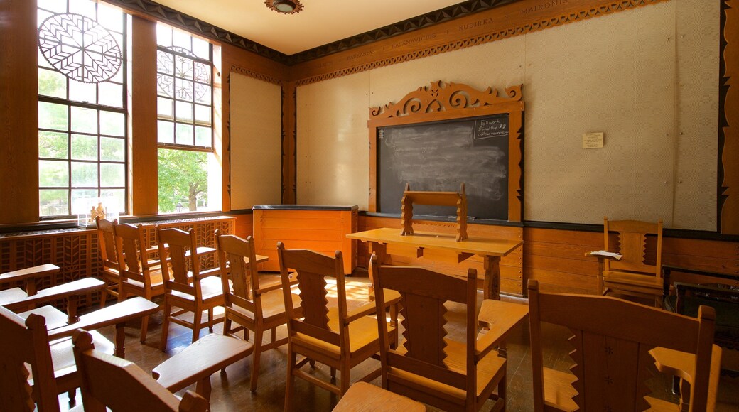 Cathedral of Learning som inkluderer innendørs og kirke eller katedral