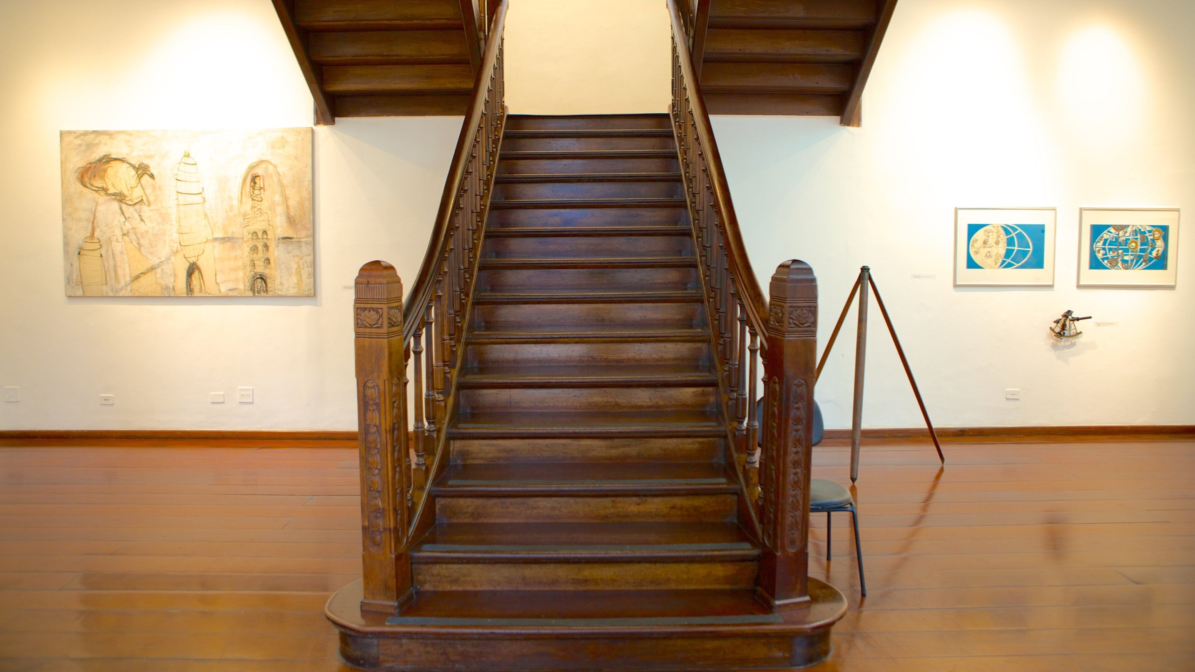 Museum für zeitgenössische Kunst mit einem Innenansichten und Kunst