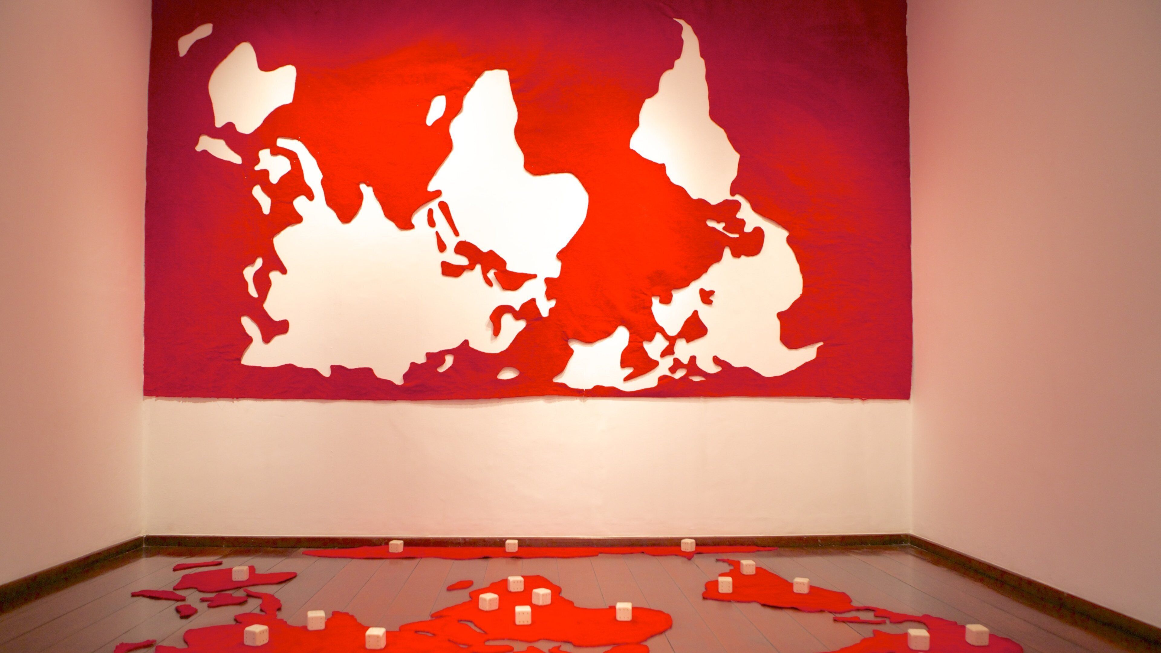 現代美術館 表示 屋内の眺め と アート