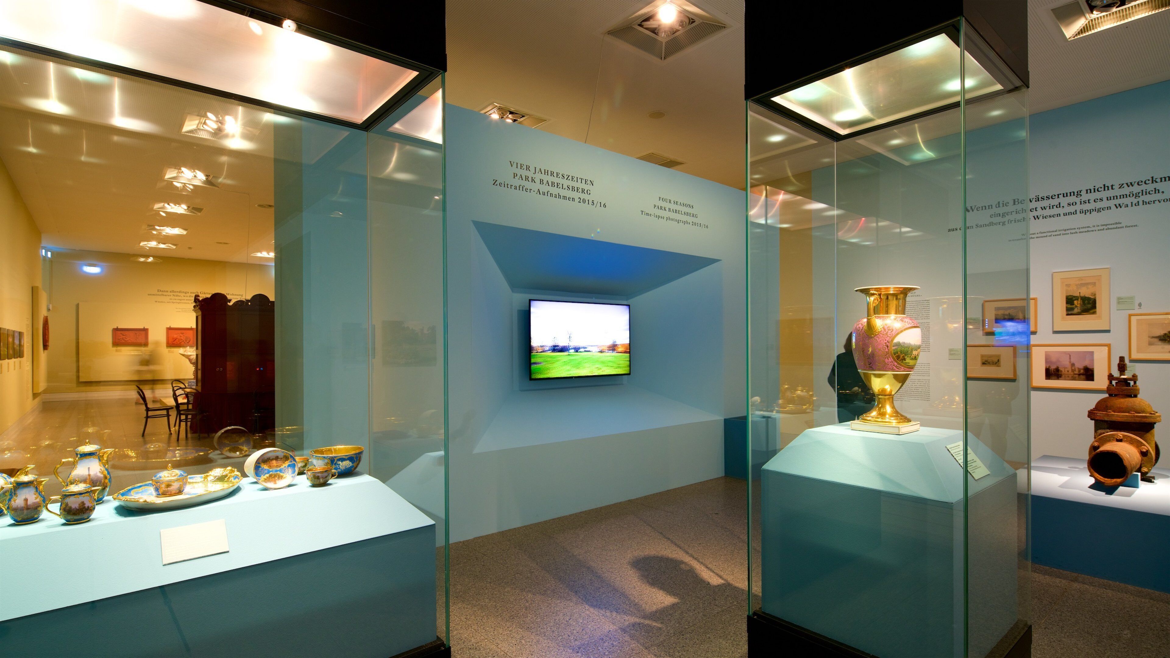 Bundeskunsthalle featuring interior views and heritage elements