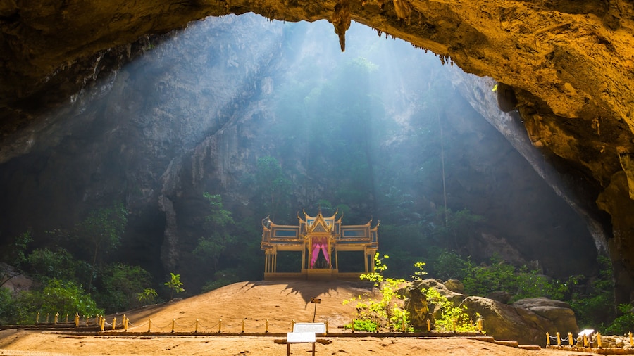 Phraya Nakorn cave.
