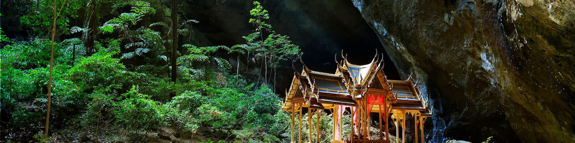 Phraya Nakhon Cave is located in the Khao Sam Roi Yot National Park in Prachuap Khiri Khan