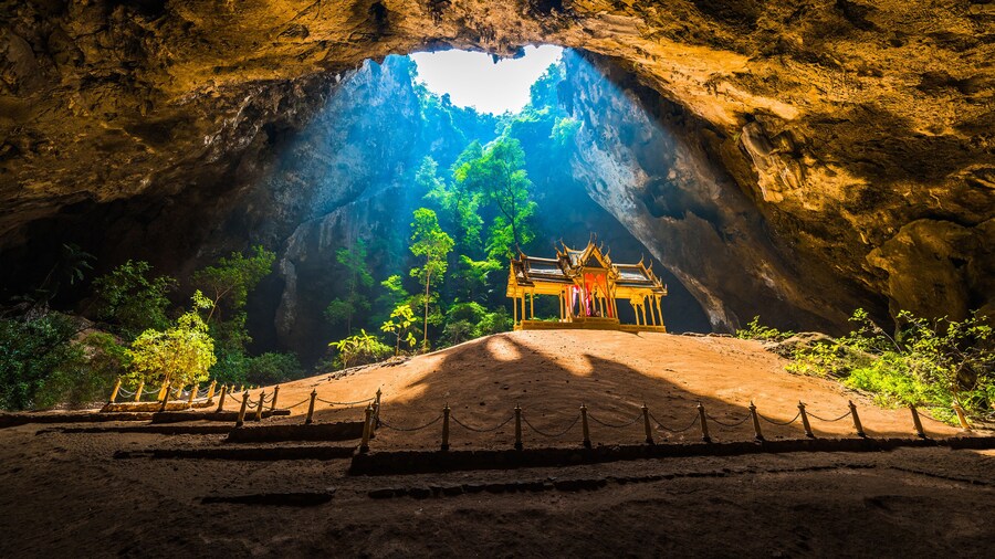 Gua Phraya Nakhon