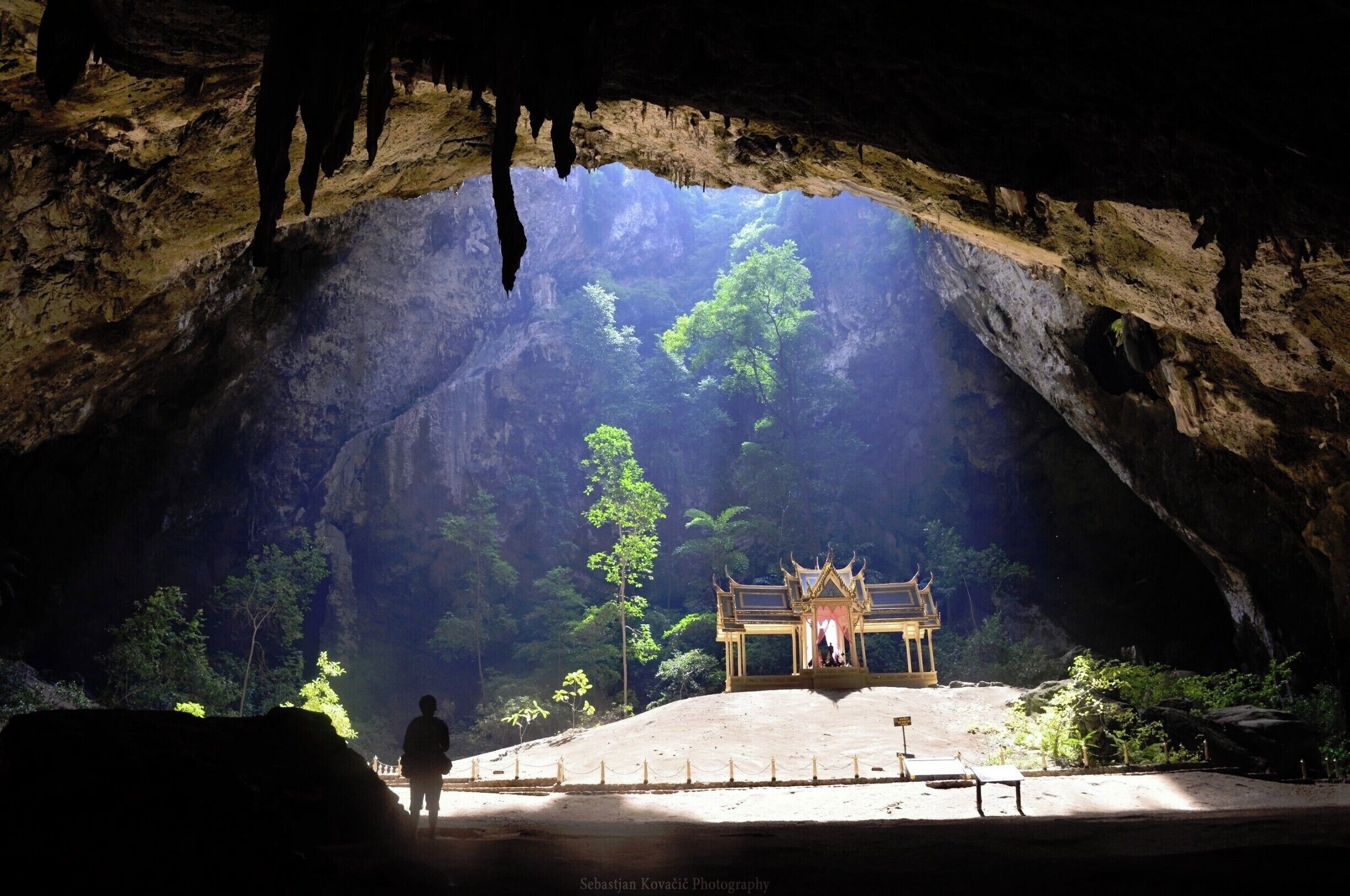 #PhrayaNakhon #Cave #Pranburi #KhaoSamRoiYot #NationalPark #PrachuapKhiriKhan

#Thailand #Backpacking #TravelPhotography #Nikon #TravelBlogger


See you also on Instagram: ExploreWithSeba