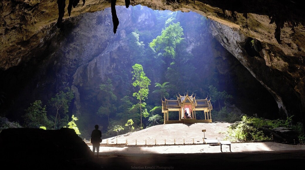 #PhrayaNakhon #Cave #Pranburi #KhaoSamRoiYot #NationalPark #PrachuapKhiriKhan
#Thailand #Backpacking #TravelPhotography #Nikon #TravelBlogger
See you also on Instagram: ExploreWithSeba