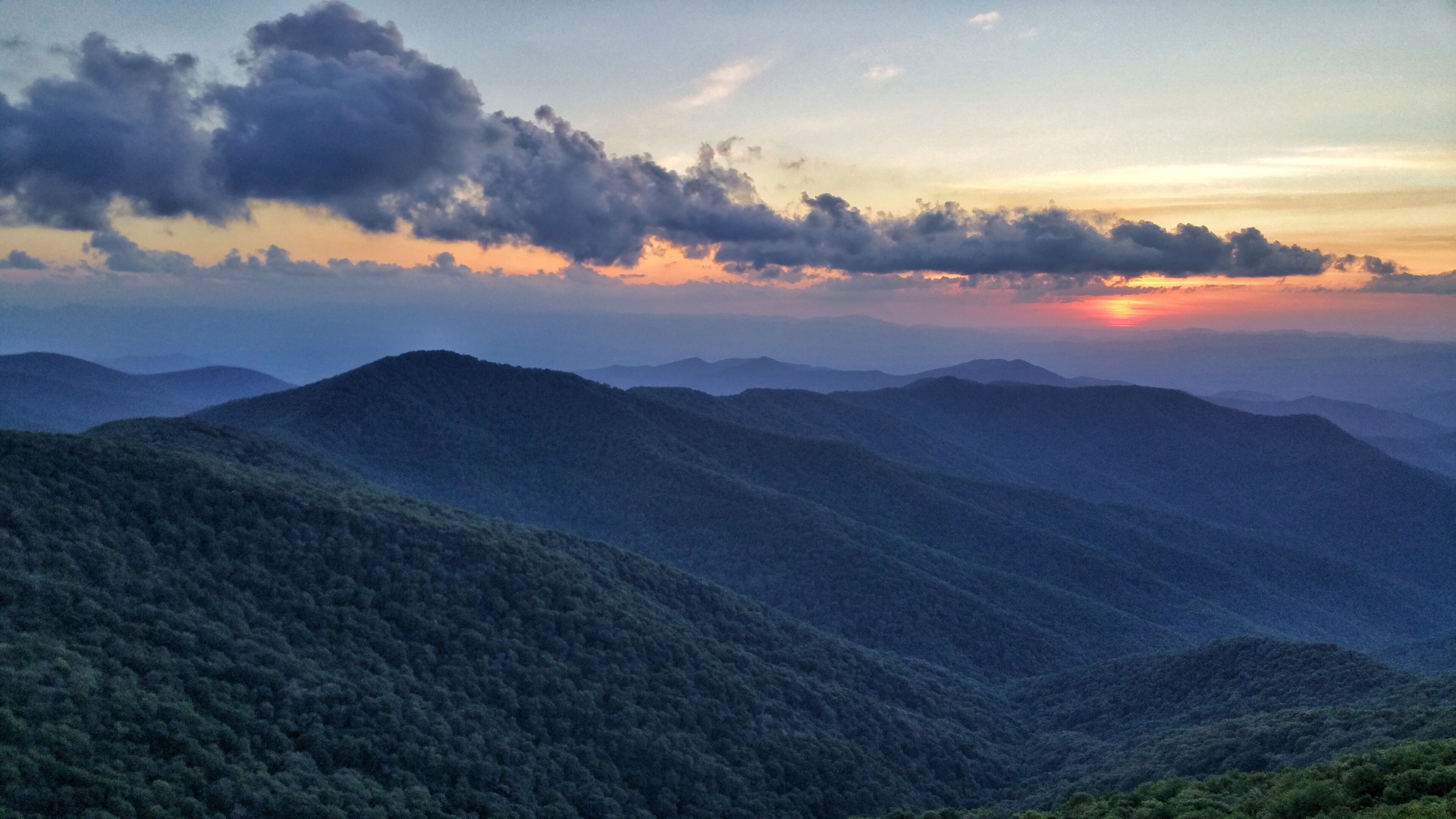 View from Craggy Gardens summit, Blue Ridge Parkway. Tip:  There are two observation areas, this is the Lower one. Arrive at least an hour before sunset to make the .7 mile climb and claim your spot.
#BVSBlue