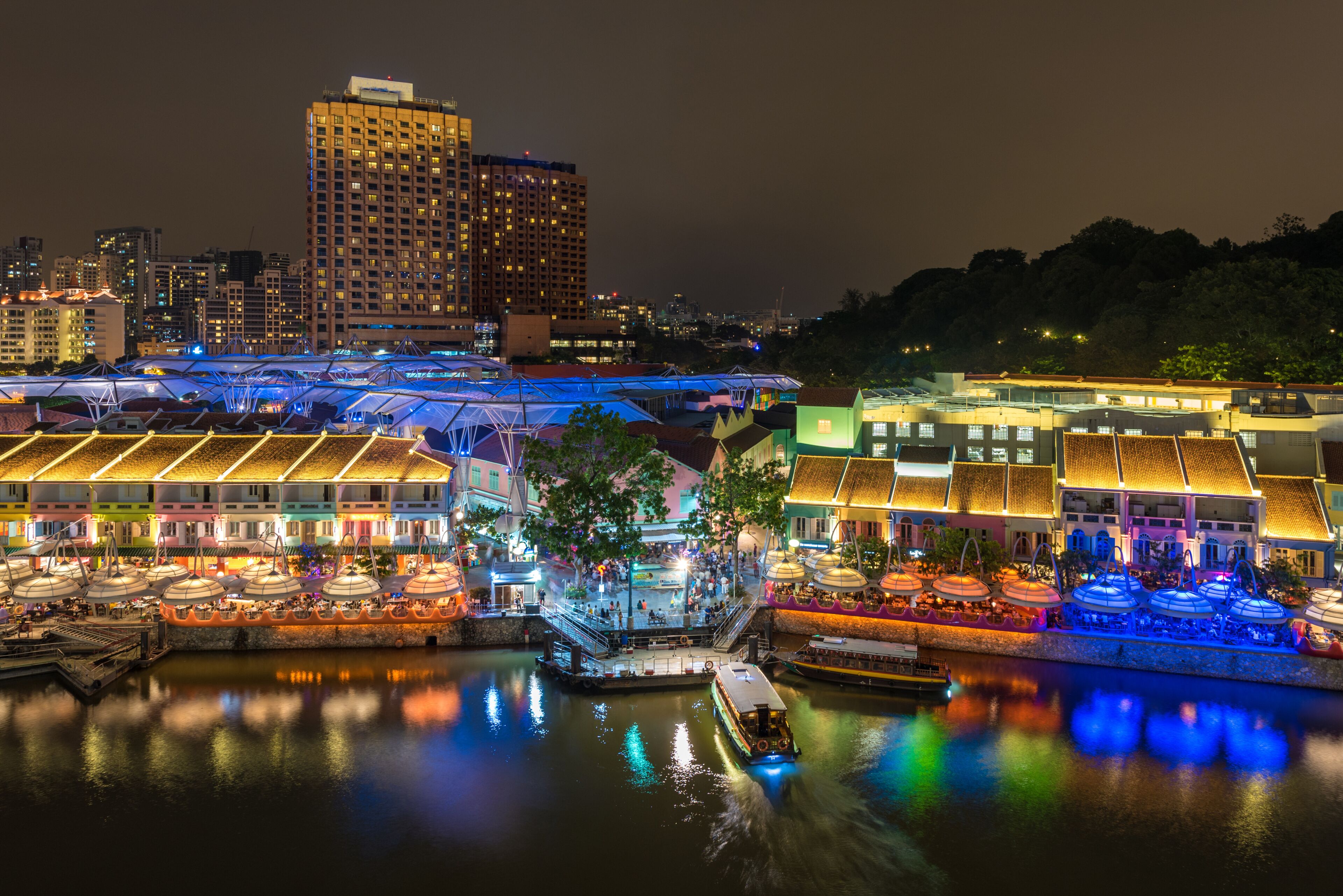 Clarke Quay is a historical riverside quay in Singapore, located within the Singapore River .