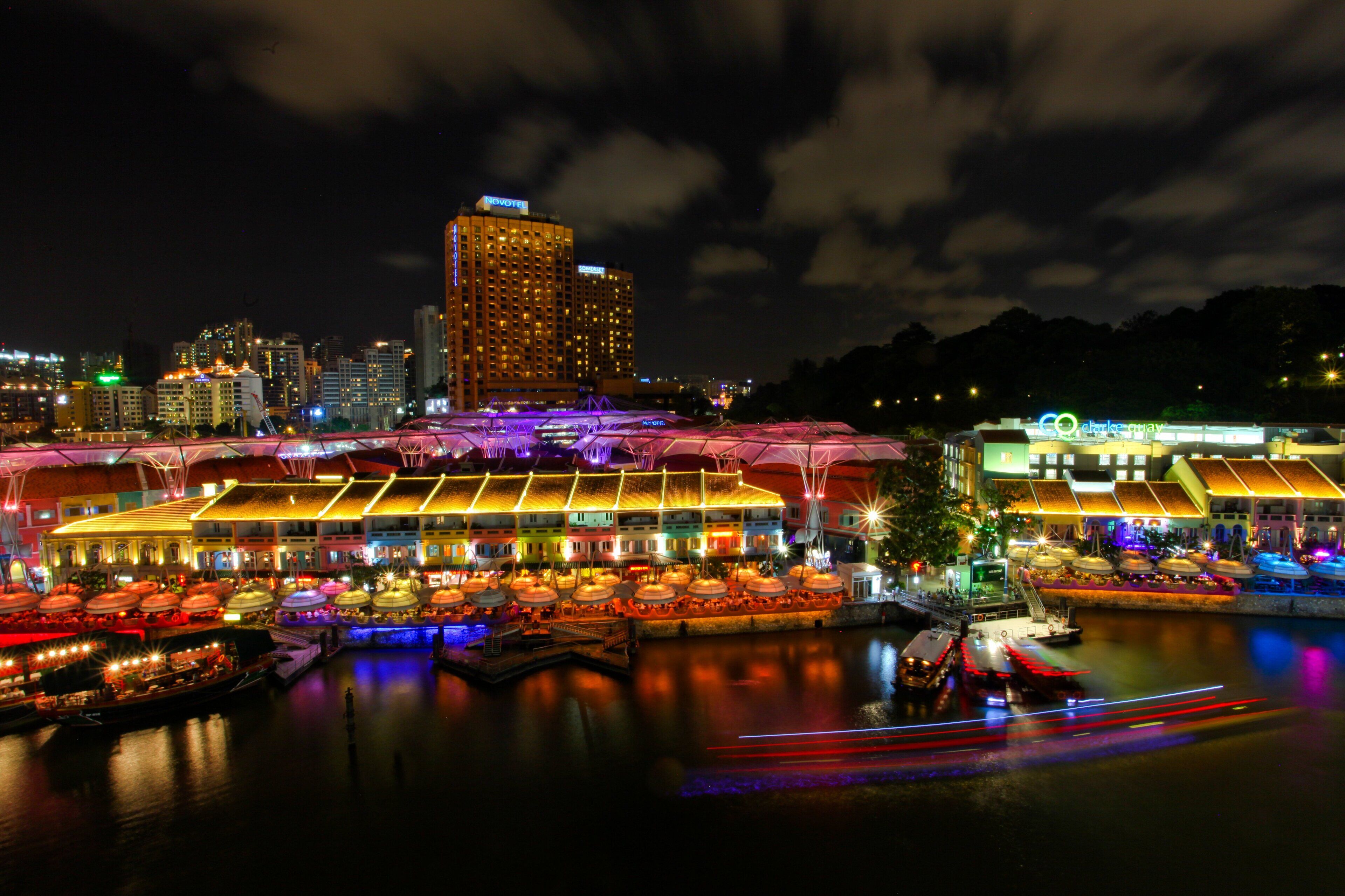 Caption---- night Scene in Clarke Quay, Singapore