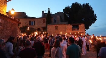 Petit village médiéval plein de charme