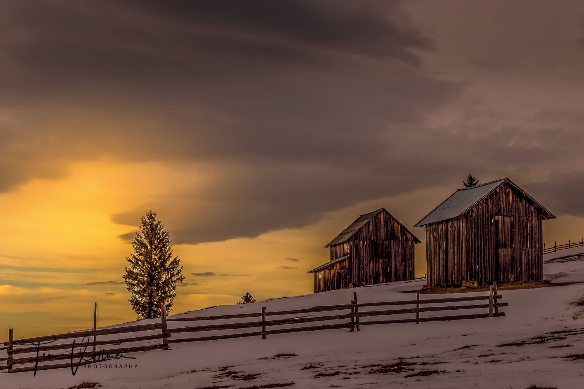Romania is very interesting for photographers. Thrown back in time. Join my Photo tour through Romania. www.timvollmer.de