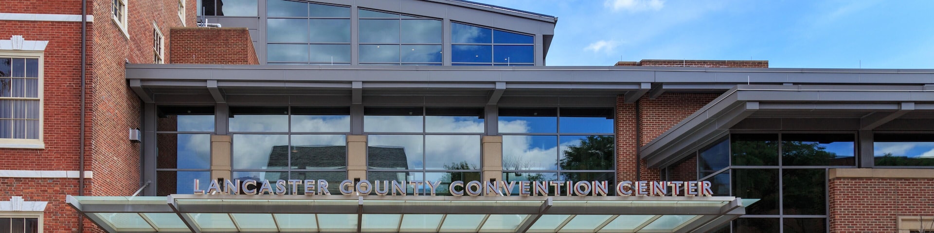 P62CR1 Lancaster, PA, USA - June 25, 2018: In downtown Lancaster City, the entrance to the Lancaster County Convention Center.