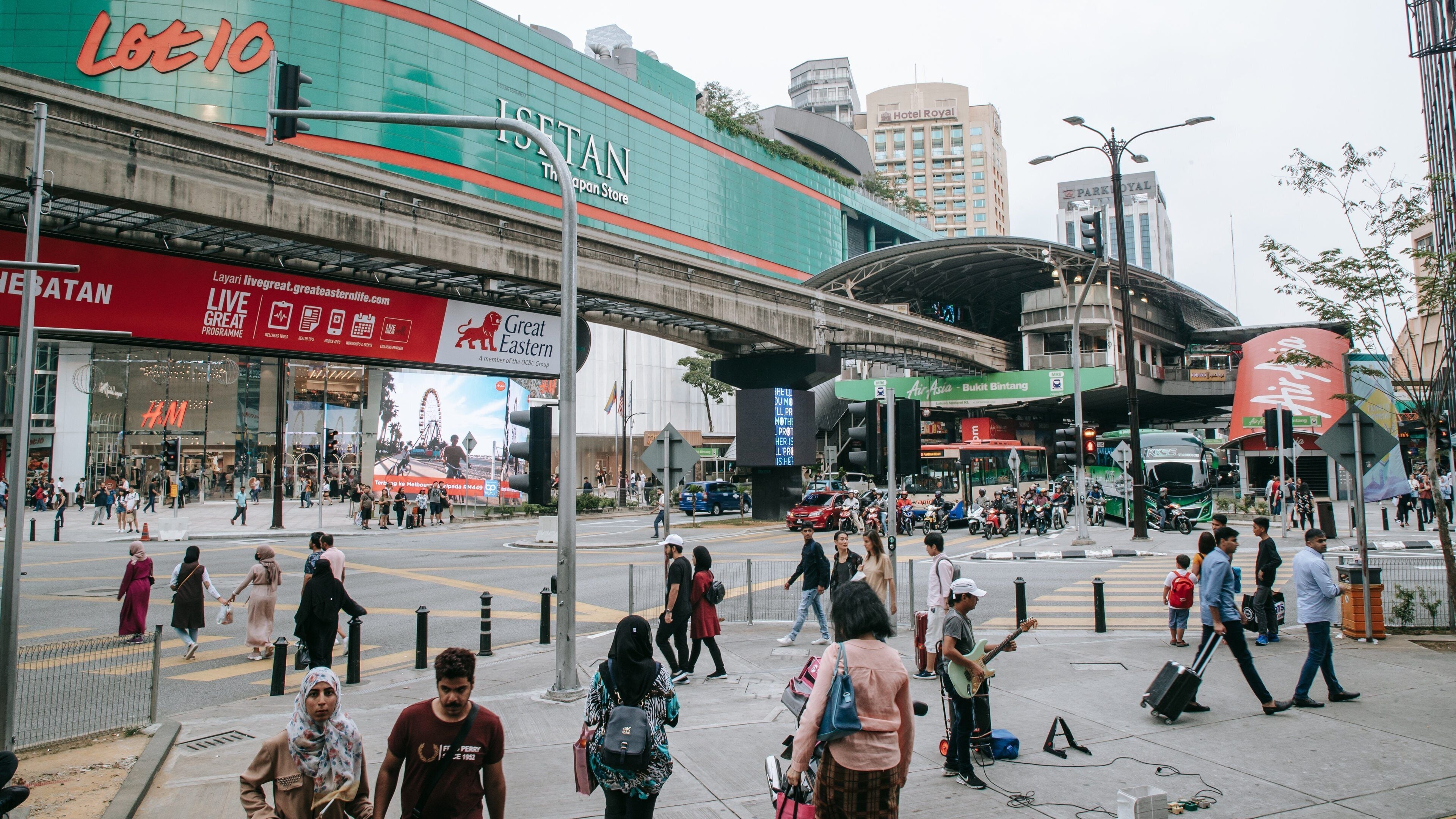 Bukit Bintang Plaza featuring street scenes and a city