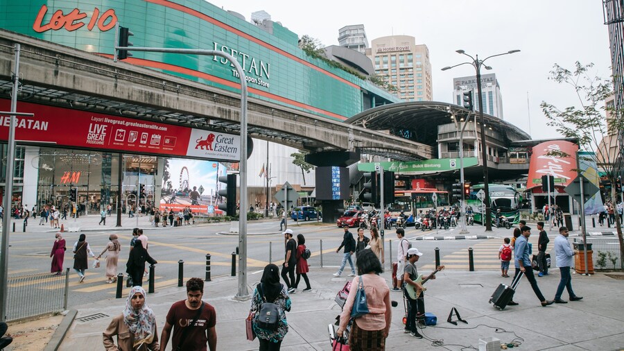Bukit Bintang Plaza featuring street scenes and a city