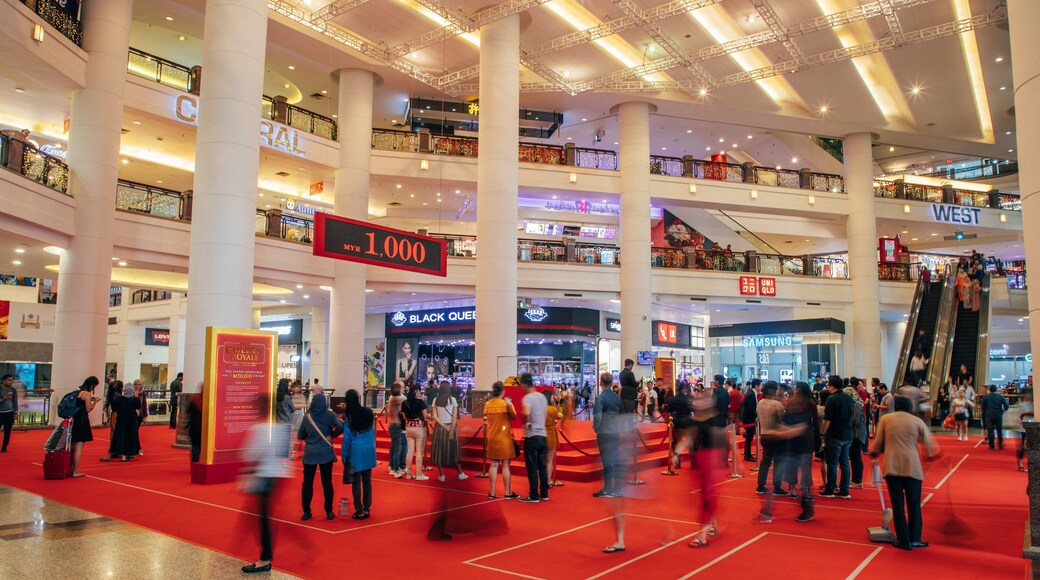 Bukit Bintang Plaza showing interior views and shopping as well as a large group of people