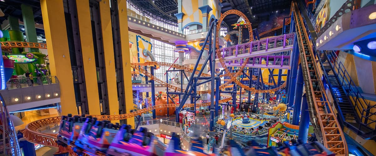 Bukit Bintang Plaza showing interior views and rides