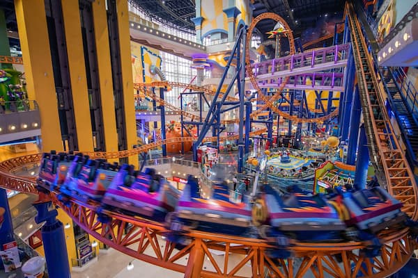 Bukit Bintang Plaza showing interior views and rides