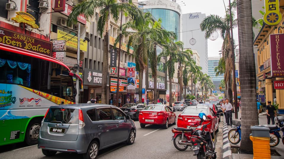 Bukit Bintang Plaza which includes street scenes