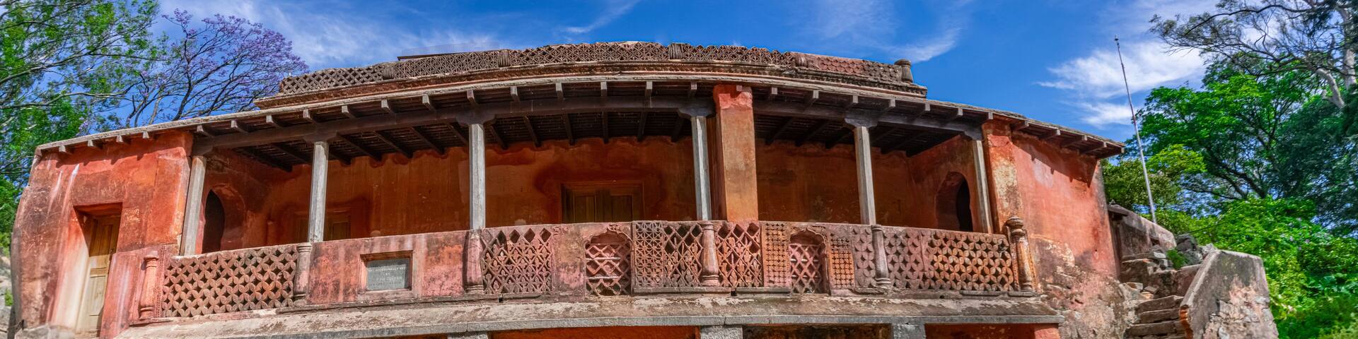 Tippu Summer House / Tipu's Summer Residence is a Hindu temple in Nandi Hills or Nandidurg, Chikkaballapur district, Karnataka, India. This place was initiated by Haidar Ali & completed by Tipu Sultan