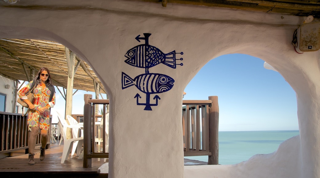 Punta Ballena som inkluderer innendørs i tillegg til en kvinne