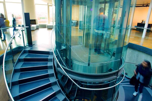 Museum of Old and New Art qui includes architecture moderne et vues intérieures