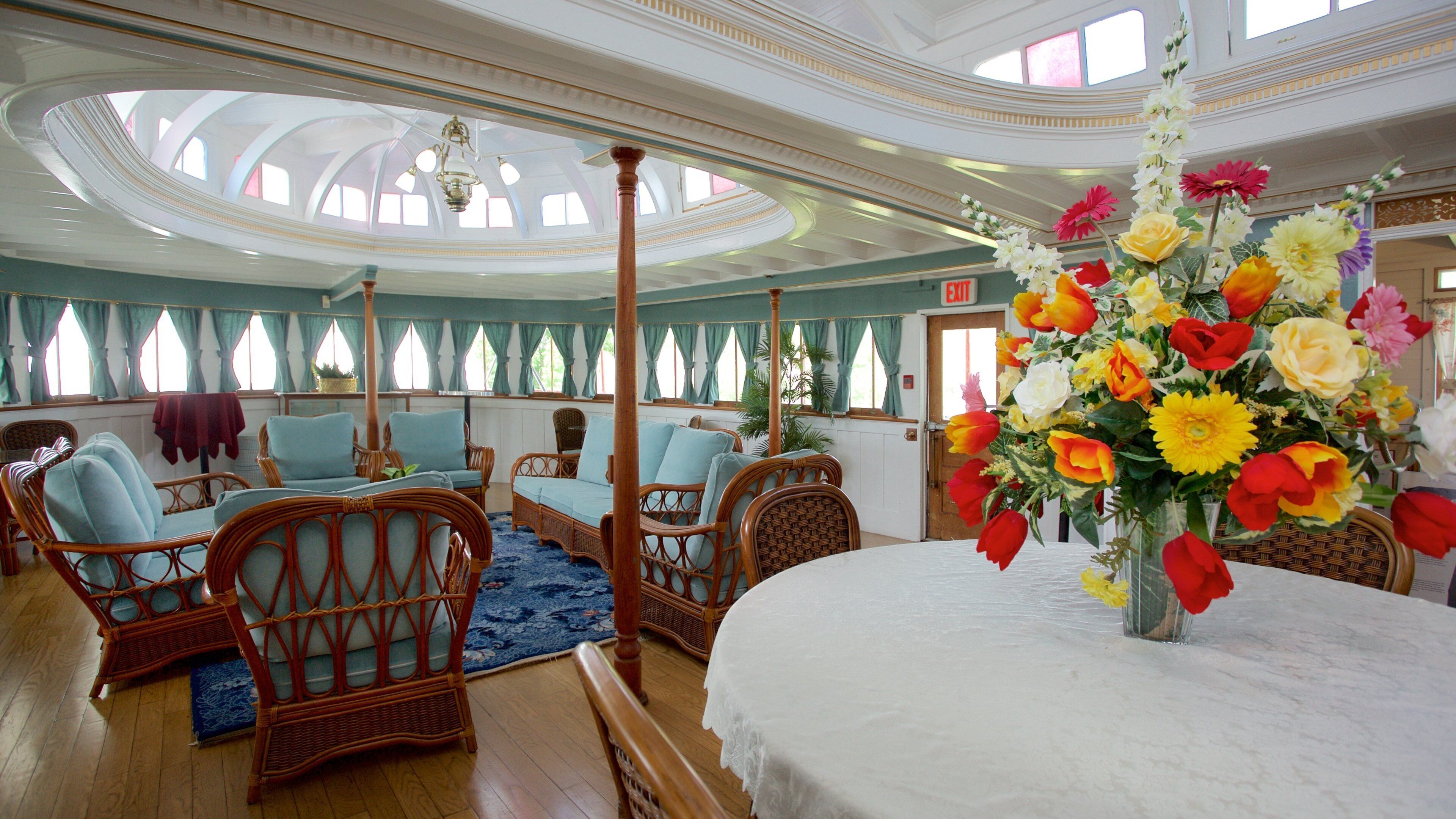 S.S. Sicamous Inland Marine Museum showing flowers, interior views and heritage elements
