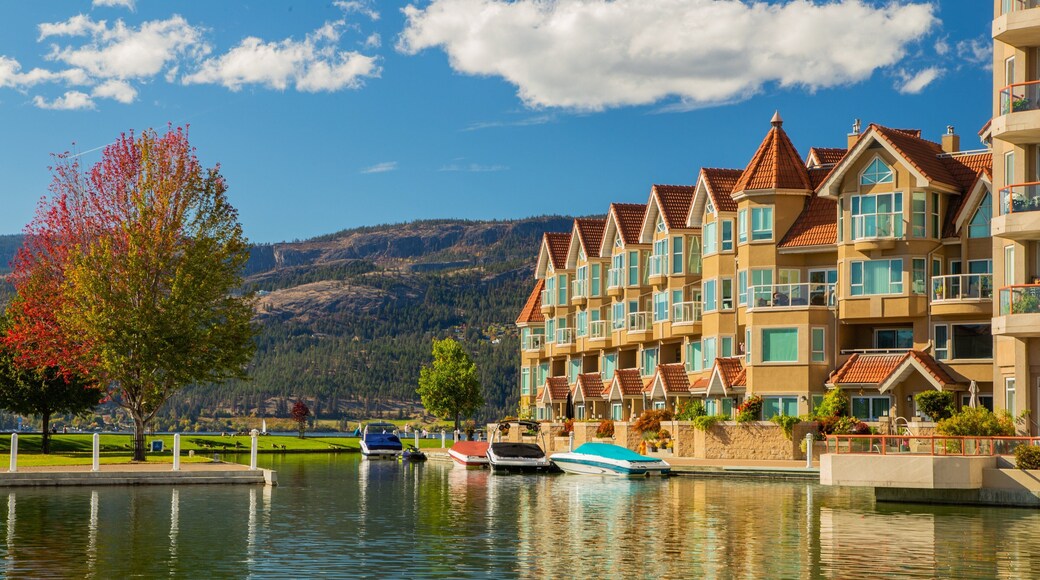 Waterfront Park showing a bay or harbor