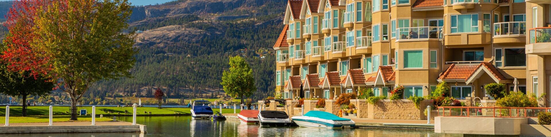 Waterfront Park showing a bay or harbor