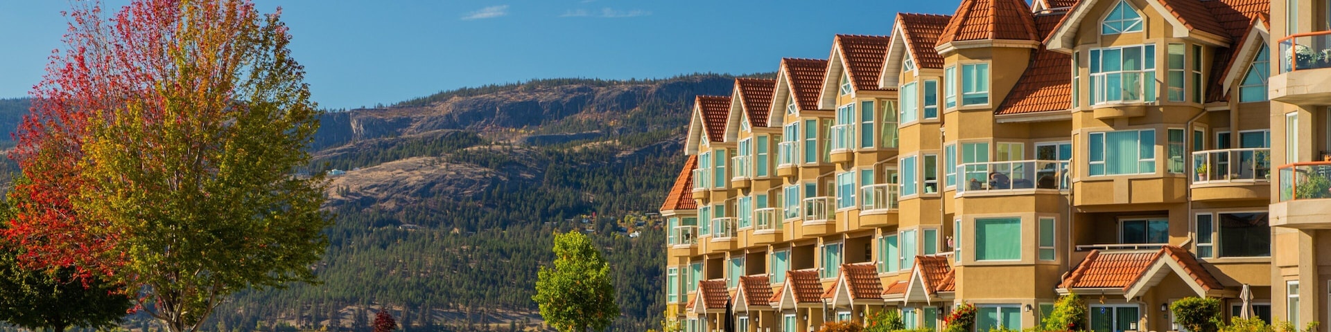 Waterfront Park showing a bay or harbor