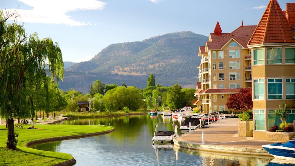 Waterfront Park som viser innsjø