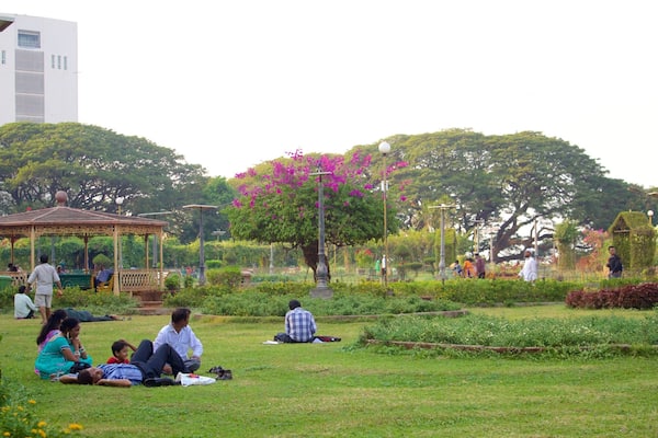 Kamala Nehru Park which includes a garden as well as a family