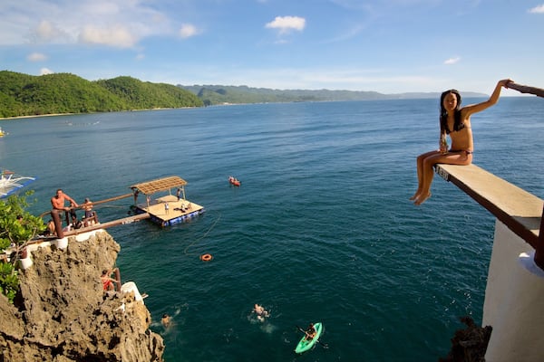 Ariels Point mit einem Ansichten, Kajak- oder Kanufahren und Felsküste