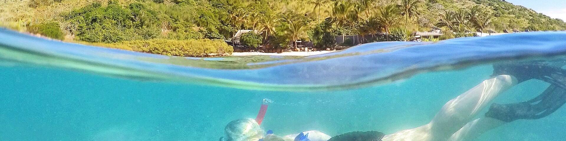 Nearly a hundred lucky people live on Keswick Island. Imagine having this in your backyard! ☀️🐟🐠🌴😍
@keswickisland #keswickisland #islandairmackay #GoProANZ #meetmackayregion #thisisqueensland #seeaustralia #lovethereef
#Blue