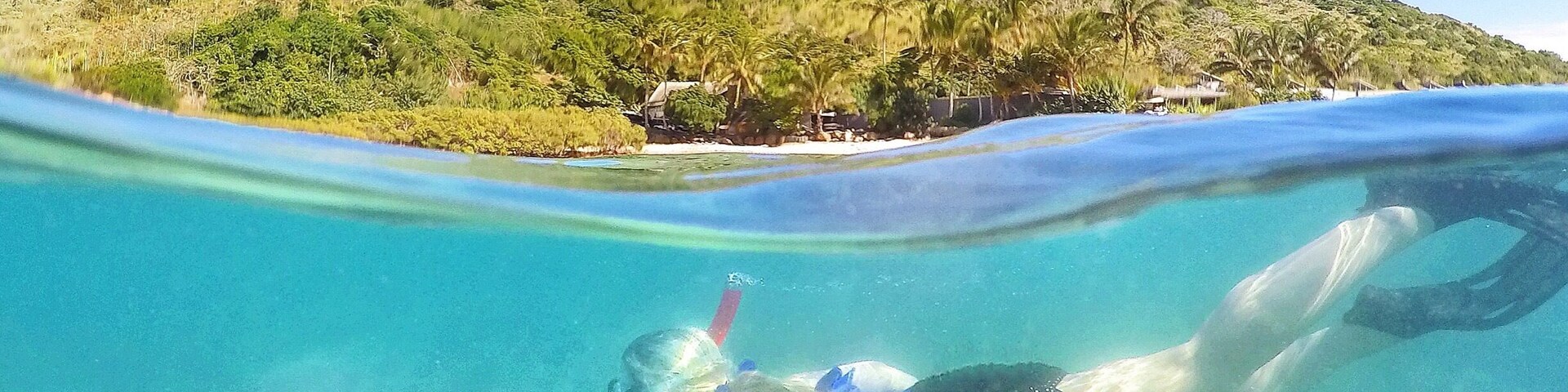 Nearly a hundred lucky people live on Keswick Island. Imagine having this in your backyard! ☀️🐟🐠🌴😍
@keswickisland #keswickisland #islandairmackay #GoProANZ #meetmackayregion #thisisqueensland #seeaustralia #lovethereef
#Blue