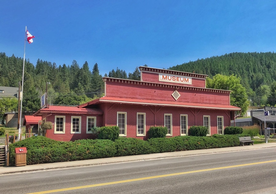 Old building in a very tiny town!