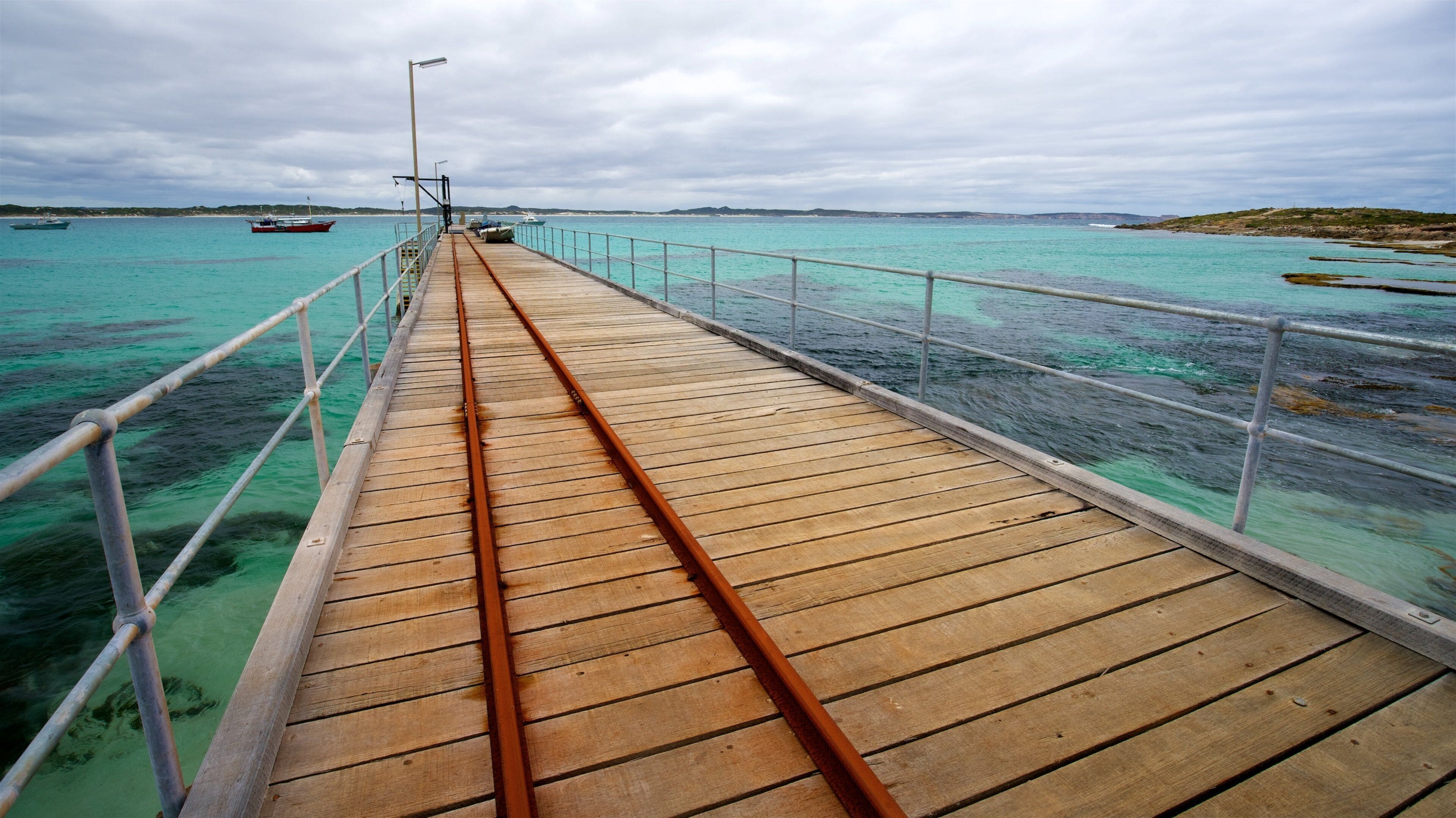 Vivonne Bay showing general coastal views