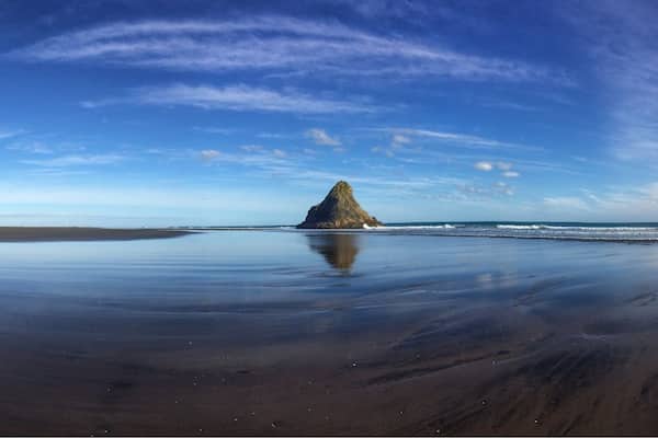 Take a walk along the infinite beach! Wild ocean, black sand and untouched green hills
So peaceful, but also so intense!
