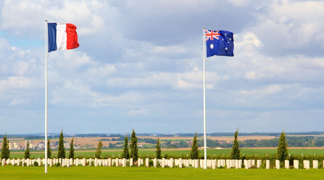 Villers-Bretonneux que incluye un cementerio