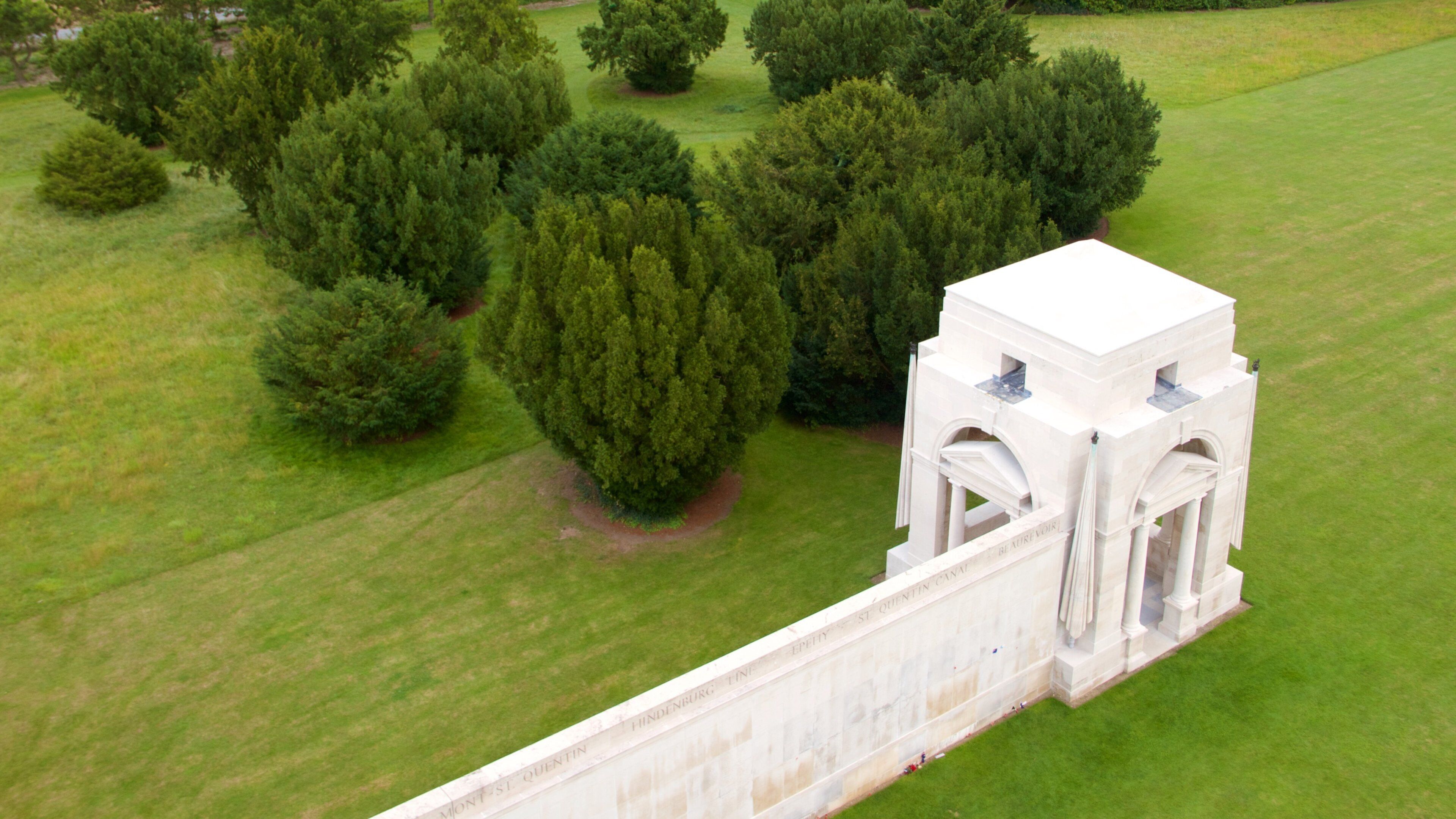 Villers-Bretonneux which includes a cemetery