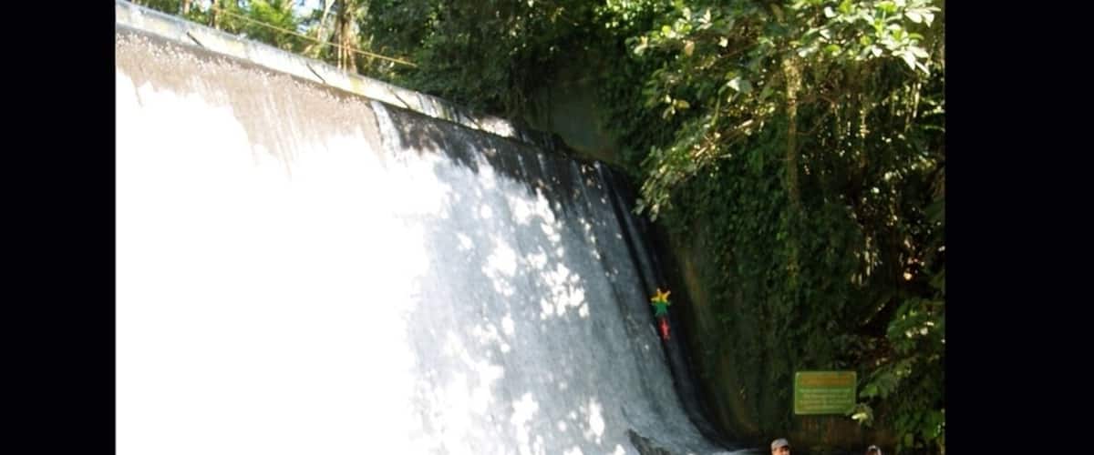 VILLA ESCUDERO, Laguna Philippines
Restaurant - its a different experience to dine in BuffeT Setting with local Food wrap in Banana Leaves truly a picnic ambiance... while your feet are soak in fresh water