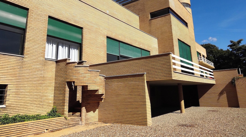 This building is indexed in the Base Mérimée, a database of architectural heritage maintained by the French Ministry of Culture, under the reference PA00107443 .