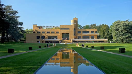 This building is indexed in the Base Mérimée, a database of architectural heritage maintained by the French Ministry of Culture, under the reference PA00107443 .
