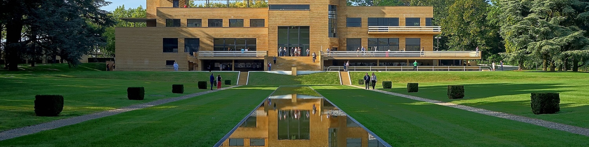 This building is indexed in the Base Mérimée, a database of architectural heritage maintained by the French Ministry of Culture, under the reference PA00107443 .
