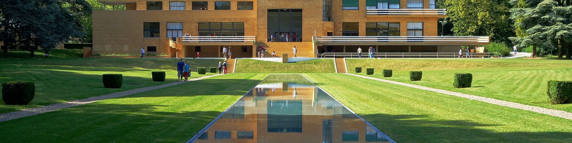 This building is indexed in the Base Mérimée, a database of architectural heritage maintained by the French Ministry of Culture, under the reference PA00107443 .