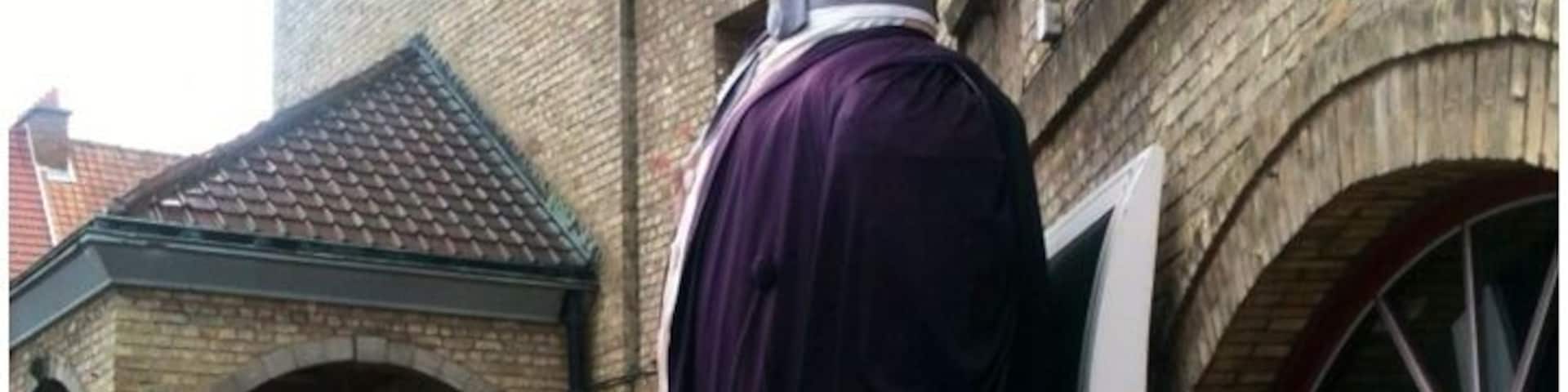 The Géant outside the Belfry.