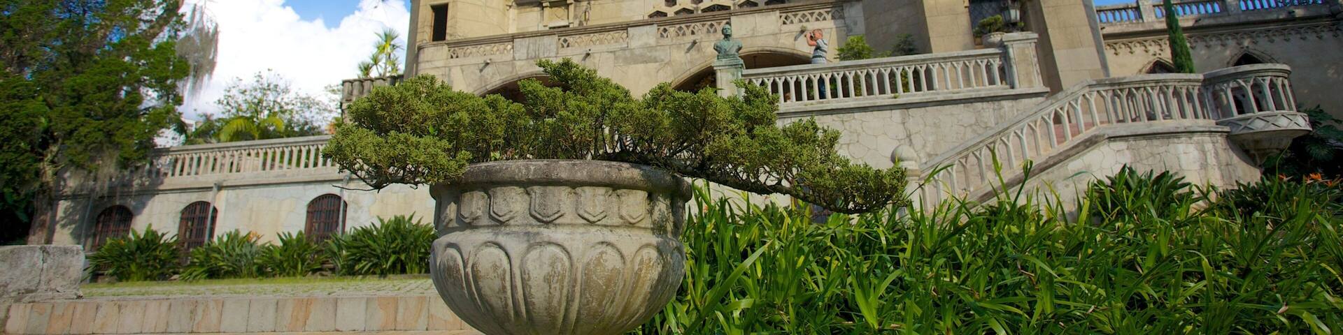 Museo El Castillo mostrando arquitetura de patrimônio e um pequeno castelo ou palácio
