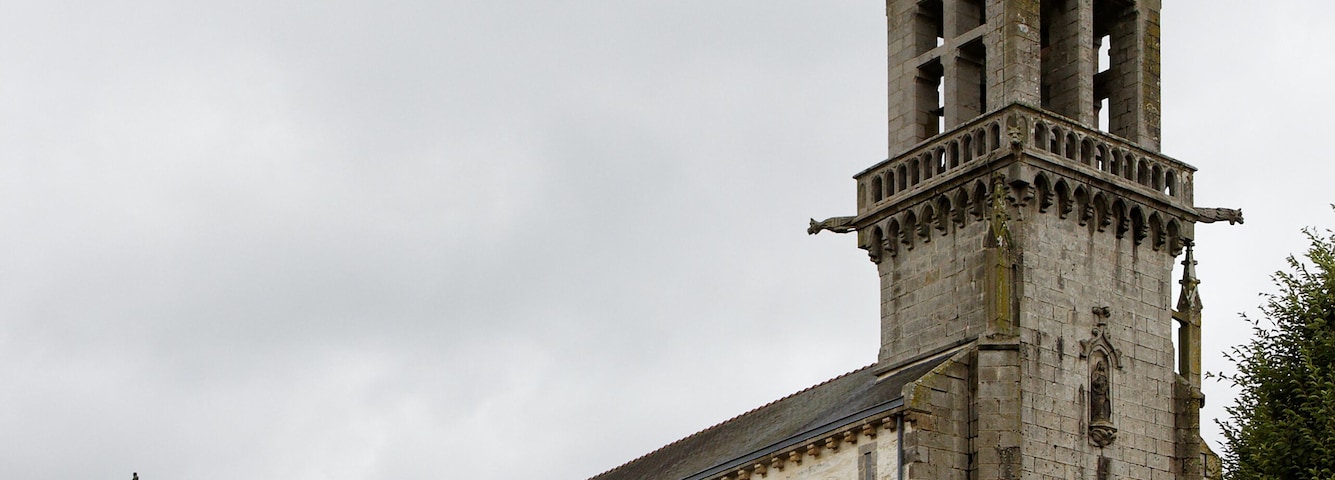 Vue de l'église d'Hanvec dans le Finistère.Église d'Hanvec dans le Finistère, France