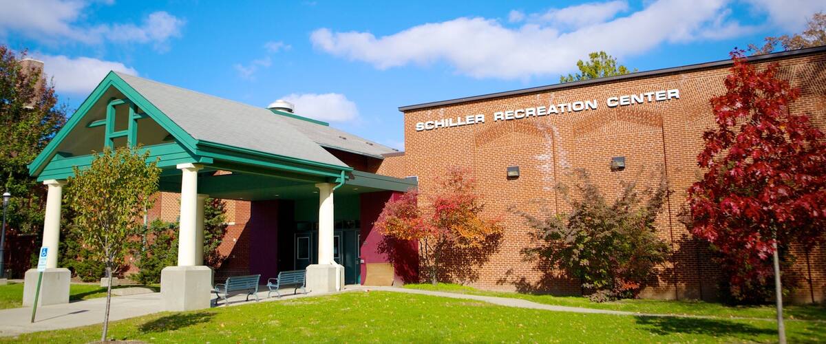 Schiller Park bevat een tuin en bewegwijzering