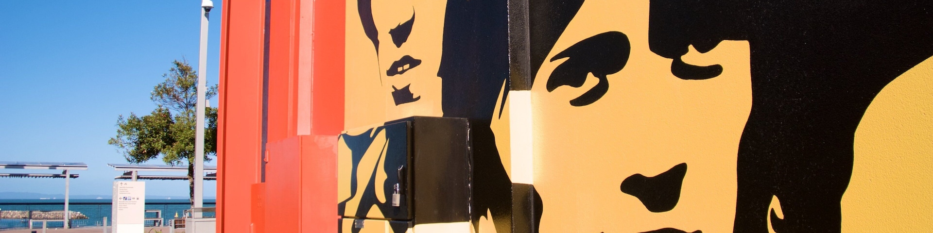 Bee Gees Way which includes general coastal views and outdoor art