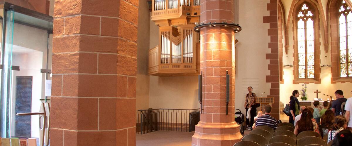 Old Nicholas Church which includes religious elements, a church or cathedral and interior views