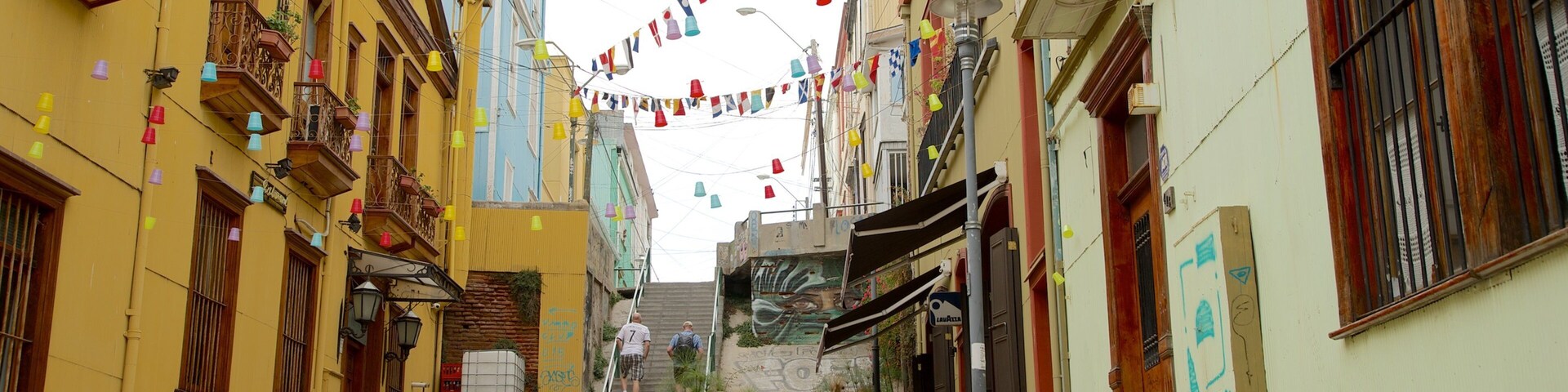 Paseo Gervasoni which includes outdoor art